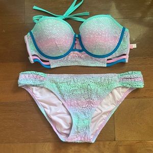 Victoria’s Secret bikini top and bottoms